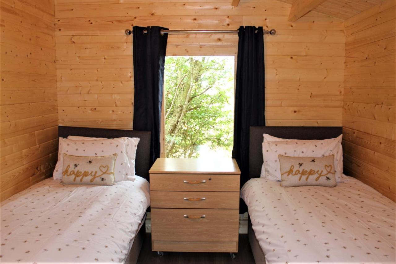Stunning 5-Bed Cabin In Ashton Under Hill Evesham Extérieur photo