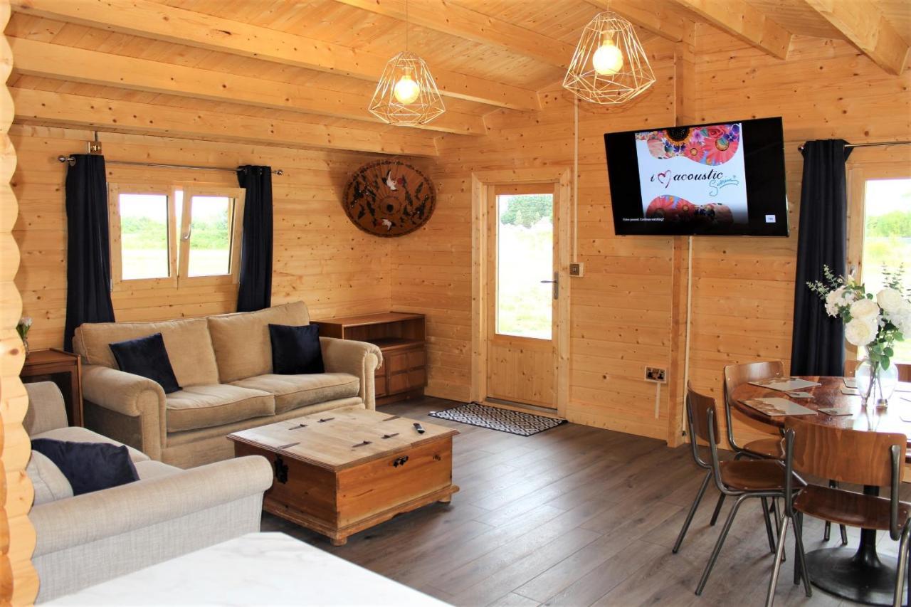 Stunning 5-Bed Cabin In Ashton Under Hill Evesham Extérieur photo