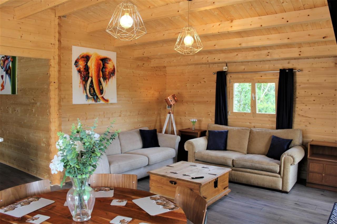 Stunning 5-Bed Cabin In Ashton Under Hill Evesham Extérieur photo