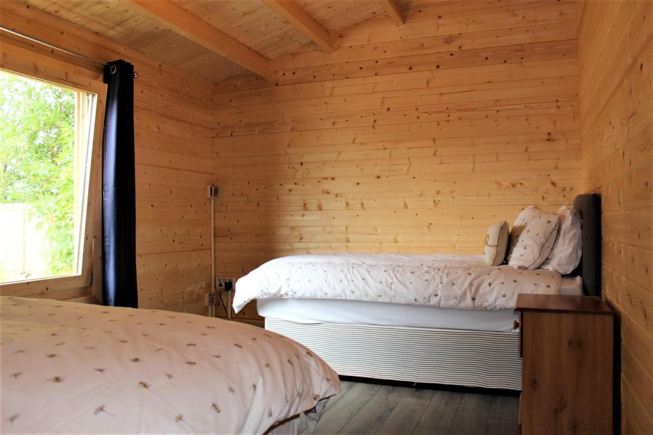 Stunning 5-Bed Cabin In Ashton Under Hill Evesham Extérieur photo